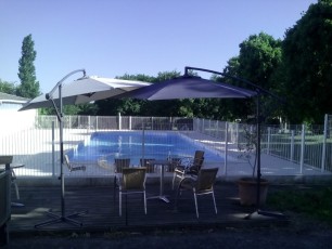 La piscine du camping ouvre le 15 juin...