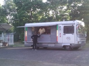 Les Pizzas du Bus
