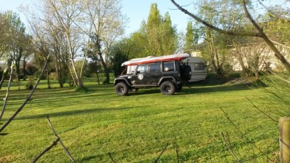 un road trip , une étape au camping!
