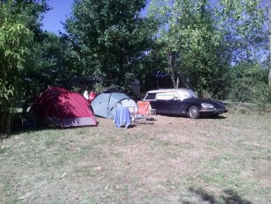 Emplacements arborés et spacieux au camping de kernejeune