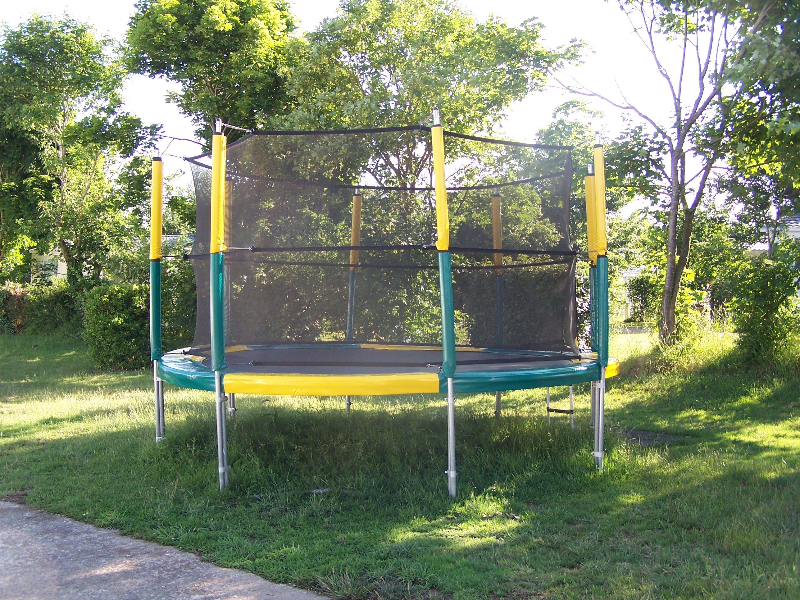 airedejeuxtrampolinecampingarzal Camping de Kernéjeune